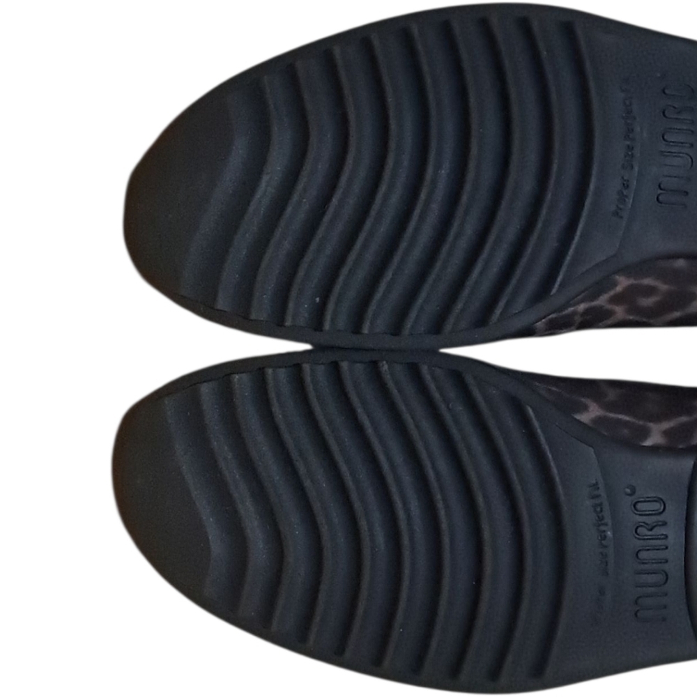 Munro Iriana Traveler Flats Leopard Print Comfort Slip On Shoes Size 5M - Picture 12 of 16